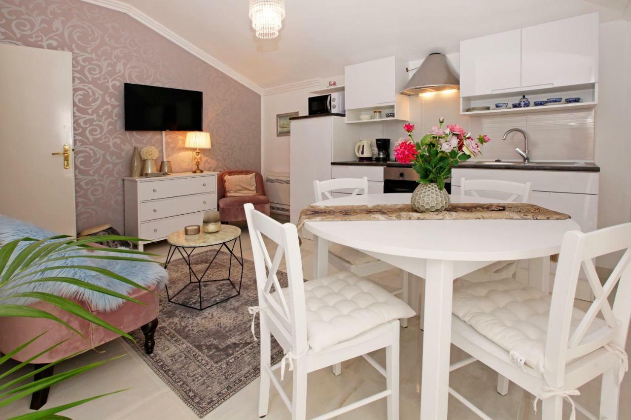 Ambroz Apartment