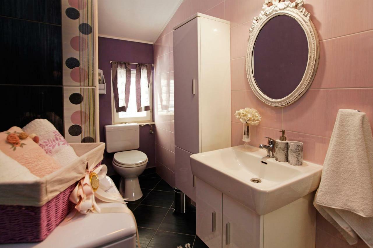 Apartment Ambroz Vela Luka
