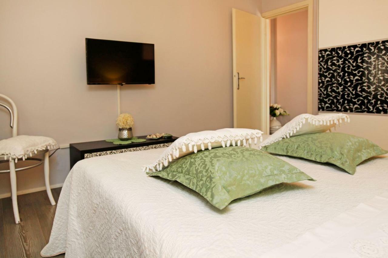 Apartment Ambroz Vela Luka